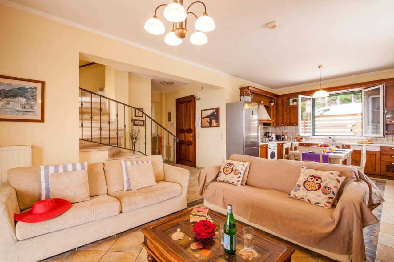 Beachfront Villa Victoras - With Private Beach ซีดารี ภายนอก รูปภาพ