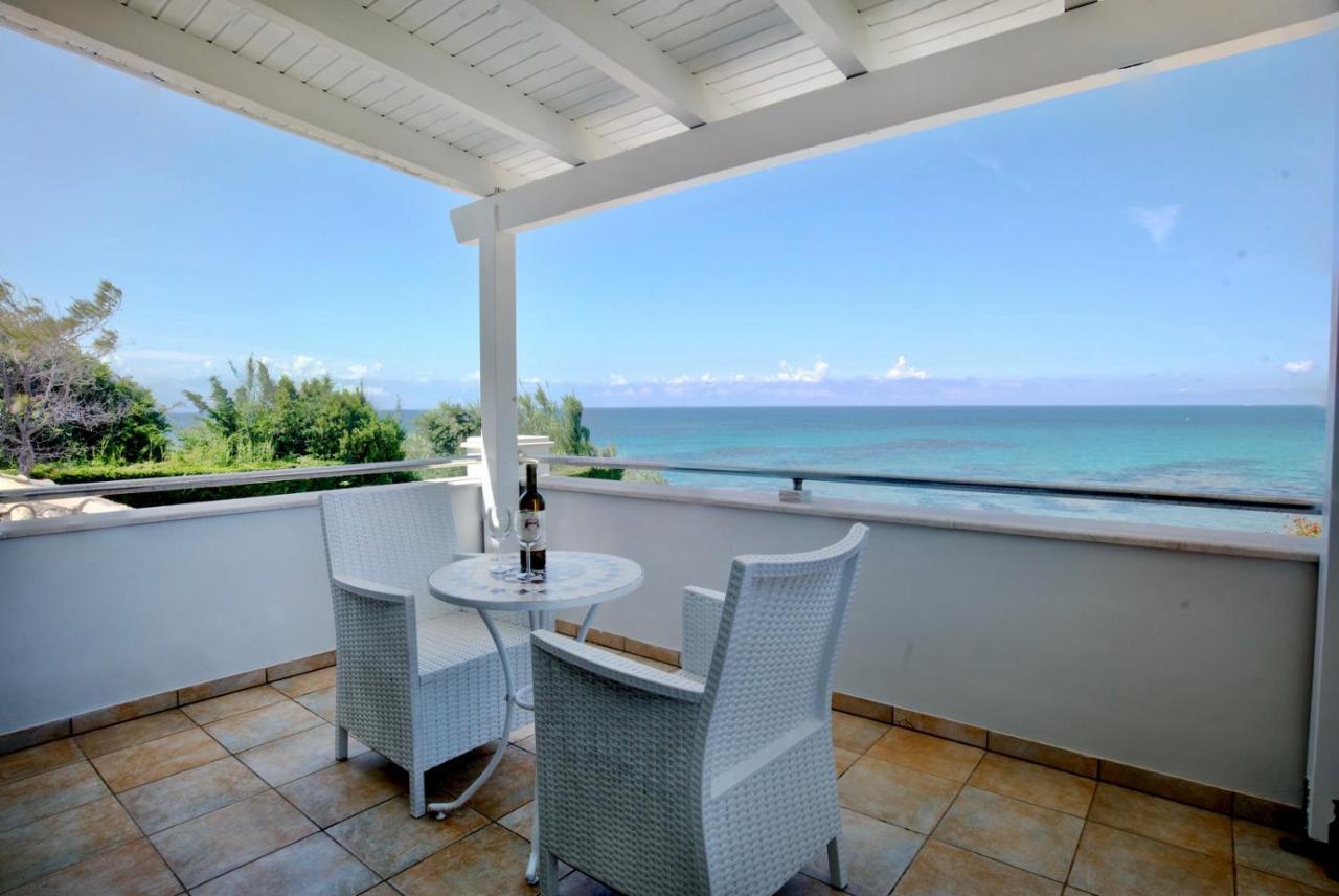 Beachfront Villa Victoras - With Private Beach ซีดารี ภายนอก รูปภาพ